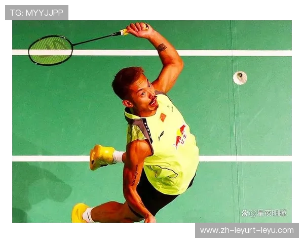 羽毛球扣球图片